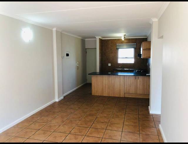 2 BEDROOM PROPERTY TO RENT IN VREDEKLOOF EAST
